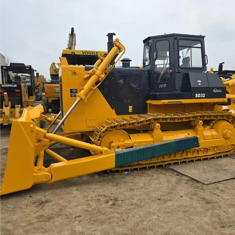 Bulldozer de cadenas SEM818F d - Heavy Equipment Work reseña y precio